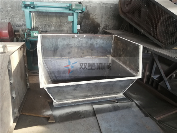 <a href='http://oaphp.cn/ssxl/10.html' target='_blank'><span>金屬撕碎機(jī)</span></a>進(jìn)料斗