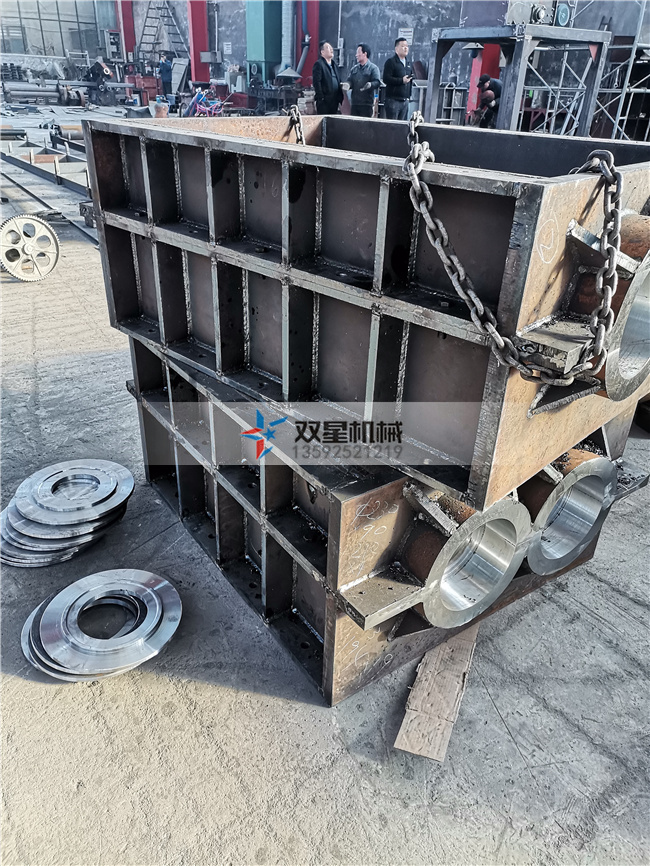 <a href='http://oaphp.cn/ssxl/10.html' target='_blank'><span>金屬撕碎機</span></a>撕碎箱體實拍