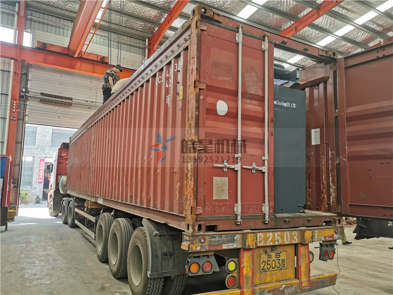 <a href='http://oaphp.cn/psxl/6.html' target='_blank'><span>易拉罐破碎機(jī)</span></a>裝箱出口發(fā)貨