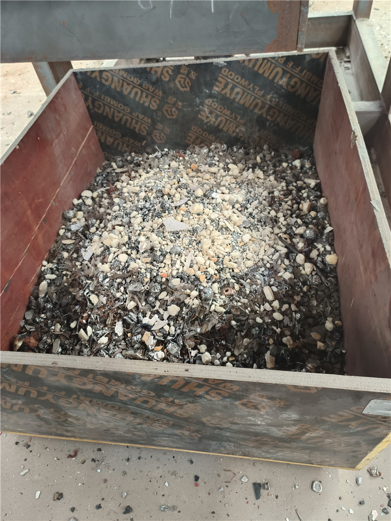 客戶廢舊小家電通過(guò)<a href='http://oaphp.cn/psxl/1279.html' target='_blank'><span>廢鋁破碎</span></a>機(jī)破碎分選效果